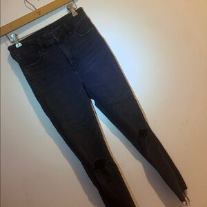 American Eagle Black Distressed Women's Jeans